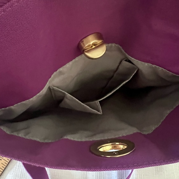 BAGGALLINI Crossbody 2 Pc Set NWT Vibrant Purple Gold Hardware Turn Lock Zipper - Picture 4 of 16